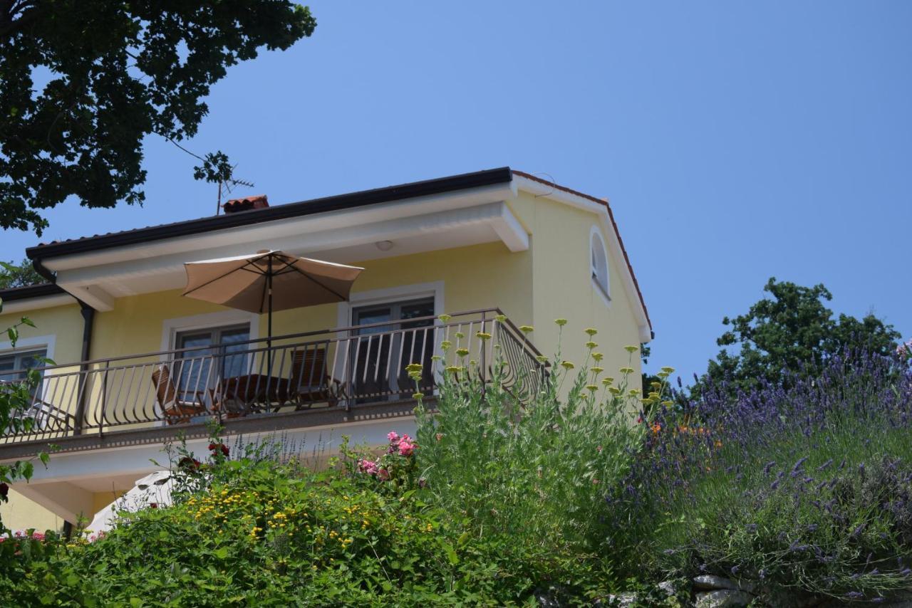 Apartments Sandra Brseč Exterior foto