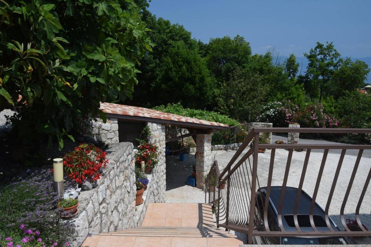 Apartments Sandra Brseč Exterior foto