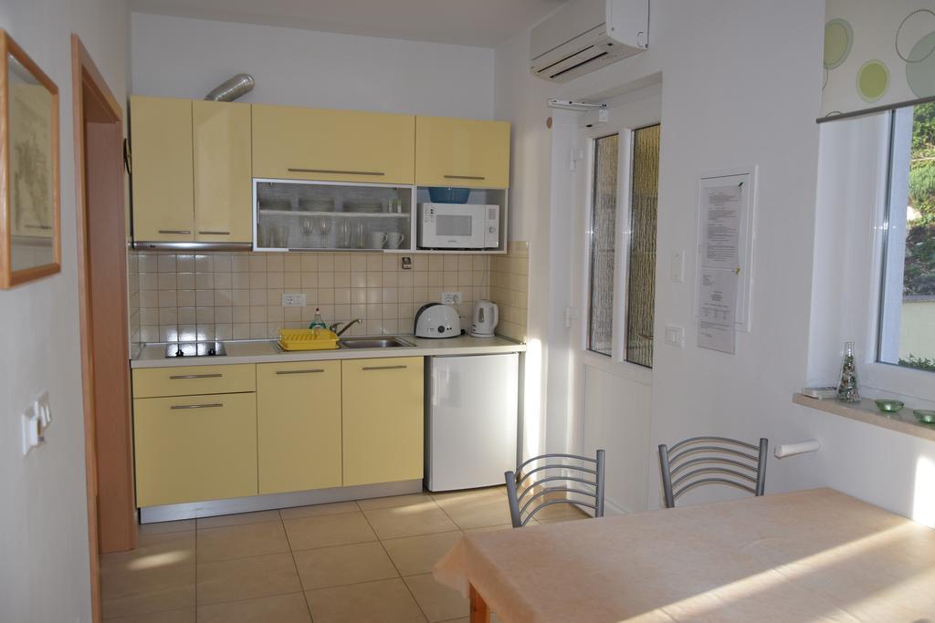 Apartments Sandra Brseč Exterior foto